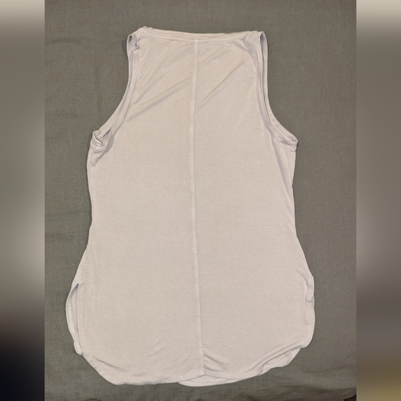 Babaton - V Neck tank top - Picture 3 of 4